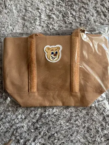 러브러리 바이 페이 올드 테디 와펜 토트백 베이지