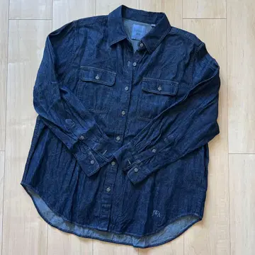JW ANDERSON UNIQLO 다크 블루 데님 셔츠
