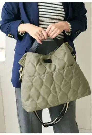 LIZDAYS 올리브 그린 퀼팅 숄더백