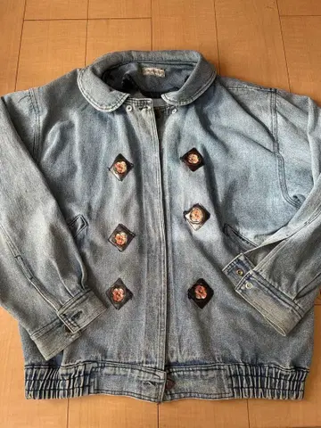 구제 데님 자켓 라이트 블루 장식 있음