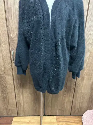 비즈 장식 블랙 가디건