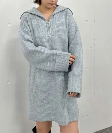 하프 집업 편직 라메 니트