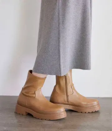 새상품급 SLOBE IENA 24 모델 트랙 밑창 부츠 23cm