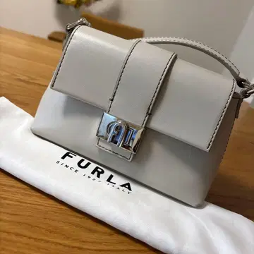 FURLA 라이트 그레이 숄더백