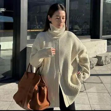 DOUBLE FACE CENTER SLIT RIB KNIT TOPS