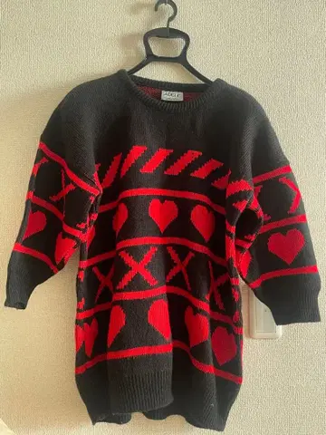하트 무늬 니트 스웨터