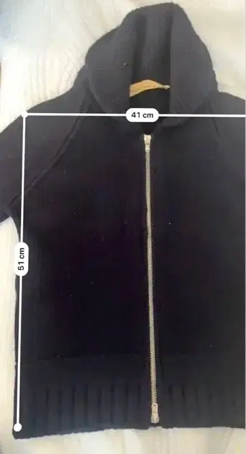 골든구스 네이비 지퍼 스웨터