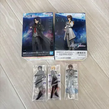 키라와 아스란 피규어, 키라, 아스란, 카가리의 아크릴 스탠드 세트