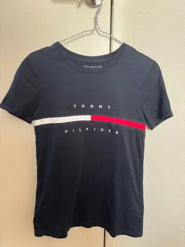 TOMMY HILFIGER 네이비 반팔 T셔츠 XS