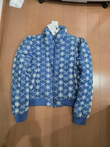 꽃무늬 다운 자켓 M 사이즈