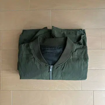 올리브색 밀리터리풍 롱 자켓