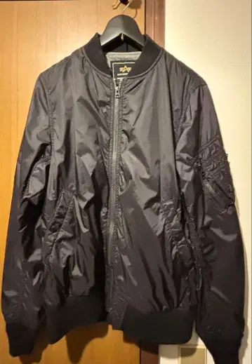 [ 새상품급 ] ALPHA INDUSTRIES MA-1 블랙 자켓