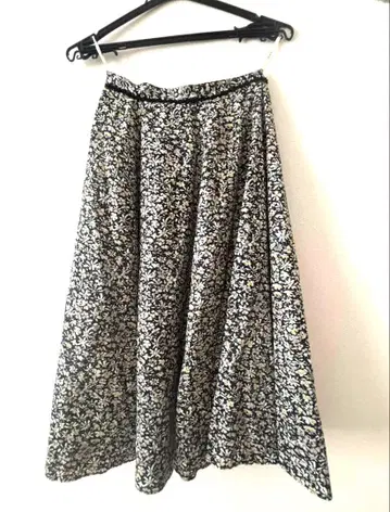 PLACE PAUSE 롱 플레어 스커트