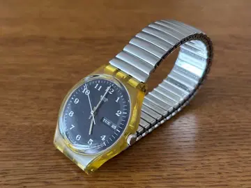 swatch 심플한 블랙 다이얼 손목시계