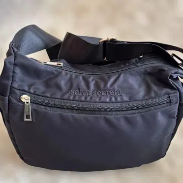 selva secreta 블랙 라이트 숄더백