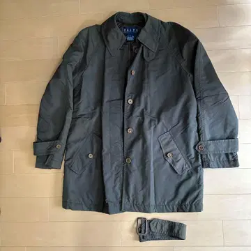 다크 그린 나일론 코트