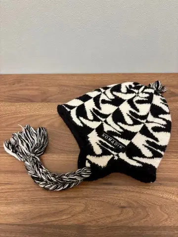 NOMADIK EAR FLAP BEANIE