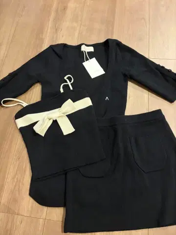 ANOMALY 네이비 스커트 셋업