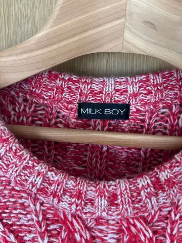 MILK BOY 빨간색 케이블 니트 스웨터