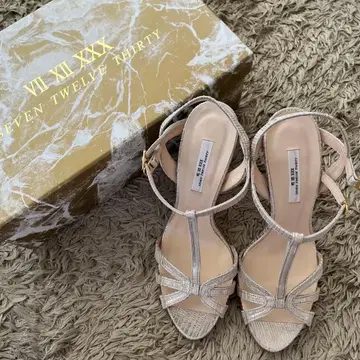 [ 새상품 박스 포함 세븐 트웰브 서티 샌들 23cm ]