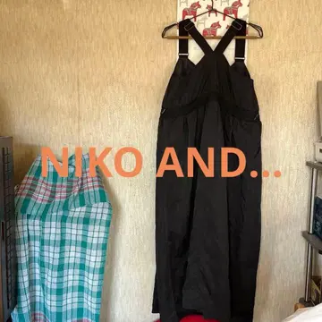 니코앤드 - 블랙 오버롤 스커트