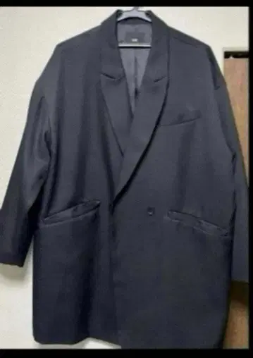 HARE 블랙 체스터 코트