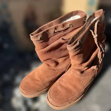 스케쳐스 ( Skechers ) 스웨이드풍 부츠