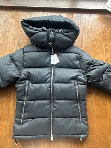 Day GLORY 후드 부착 블랙 다운 자켓