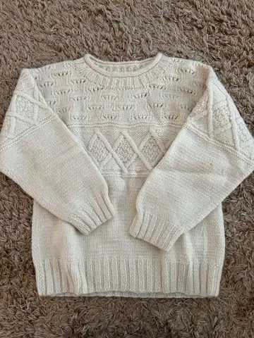 손뜨개질 아이보리 케이블 니트 스웨터 M 사이즈 상당