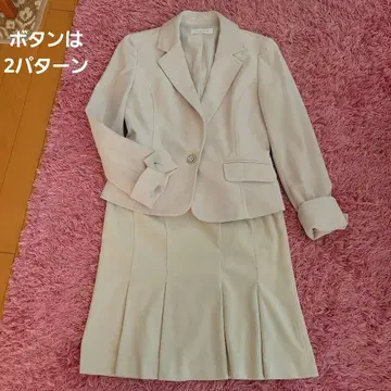 라이트 베이지 스커트 수트 장식 버튼 포함
