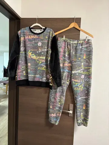 연말 세일 모프마누르 상하의 세트 (F) 사이즈