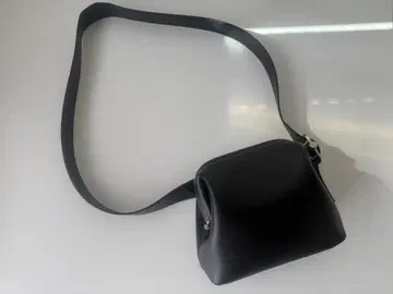 OSOI MINI BROT 숄더백 블랙