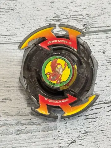 베이블레이드 드란저S 블랙 클리어