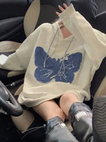 나비 패턴 오버 사이즈 후드티