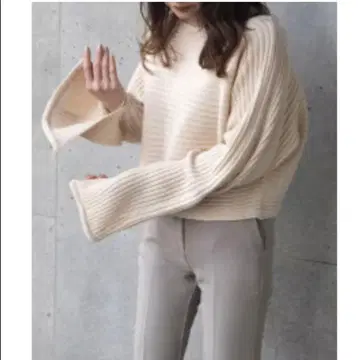 [ LAULEN ] 슬리브 슬릿 니트 아이보리