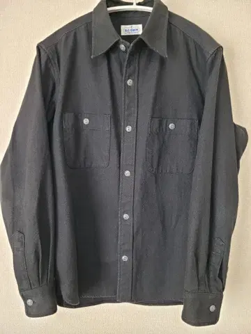 O.C CREW 블랙 긴팔 셔츠