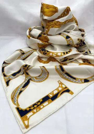 [ E ] 니나리치 실크 스카프 대형