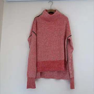 SPORTMAX 빨간색과 화이트 스트라이프 터틀넥 니트