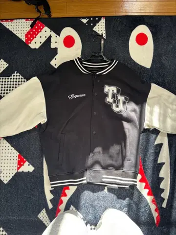 톰과 제리 바시티 자켓 블랙/화이트