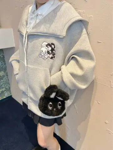 SNIDEL x foxy illustrations 볼륨 후드티