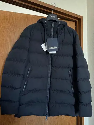 Herno 후드 부착 다운 자켓 네이비