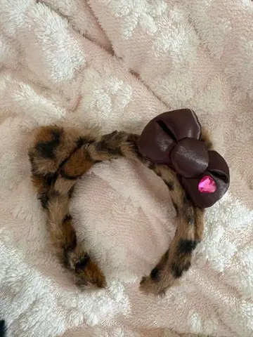 USJ 유니버셜 키티 레오파드 무늬 퍼 리본 머리띠