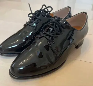 블랙 에나멜 레이스업 슈즈 37