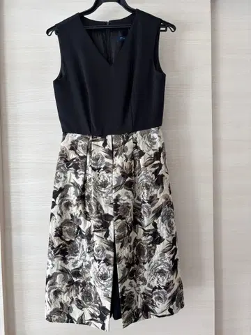 슬리브리스 원피스