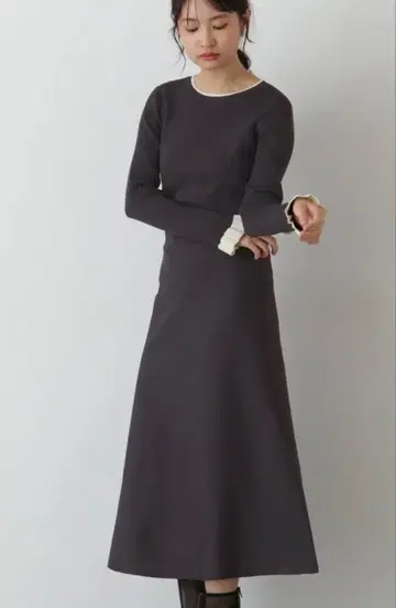 [ N. Natural Beauty Basic ] 바이컬러 니트 원피스