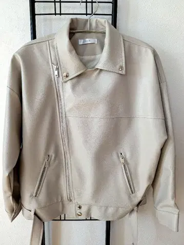 fifth 페이크 가죽 자켓 라이트 그레이지 숏 기장