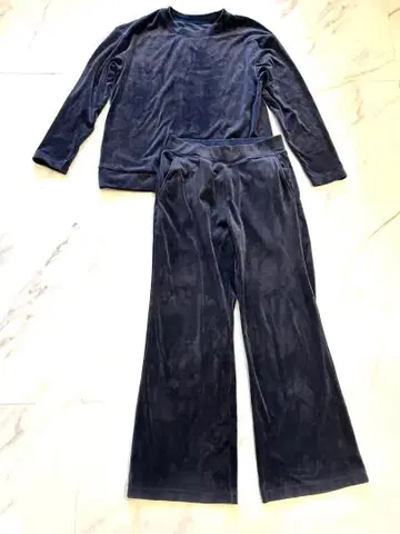 UNIQLO 울트라 스트레치 스무스 세트 M 사이즈 네이비