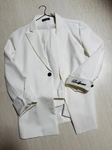 화이트 수트 상하의 L