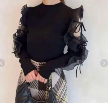 [정품] 프릴 슬리브 니트 풀오버 SNIDEL