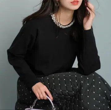 JUSGLITTY 비쥬 니트